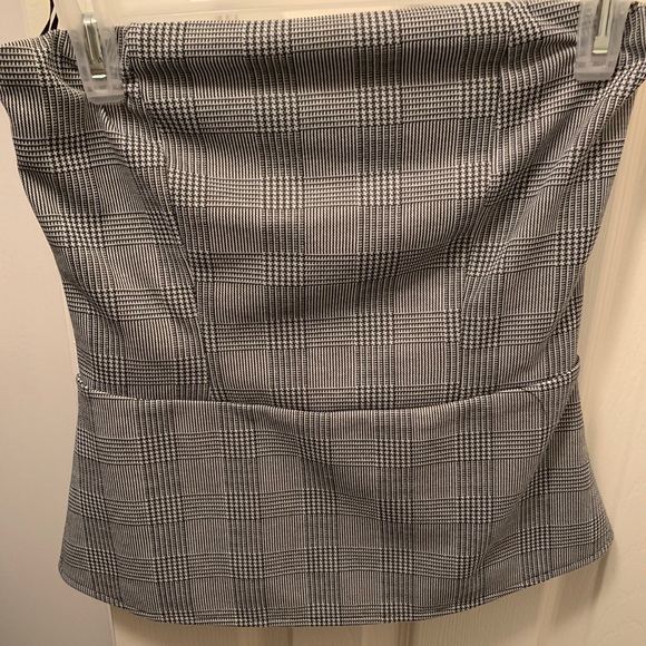 Strapless peplum top (Dynamite) - Picture 3 of 4